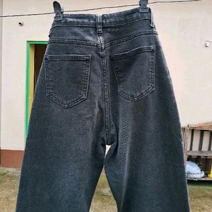 Y2k straight charcoal jeans.