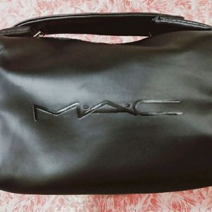 ORIGINAL MAC LUXE COSMETICS POUCH WITH HANDLE