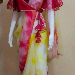 Women Saree With Stiched Blouse