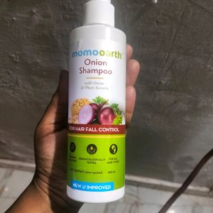 Mama Earth Onion Shampoo