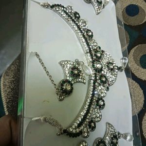 New Diamond Jewellery Set