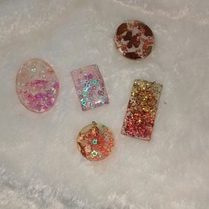 Resin pendant