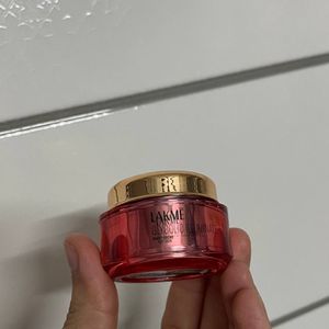 Lakme Glycolic Illuminate Night Cream with Glycoli