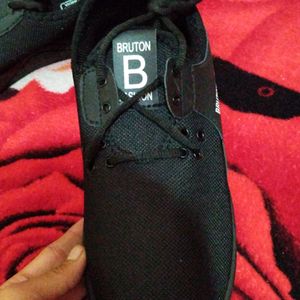 Bruton Branded Running Shoes