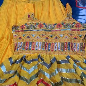 Preety Yellow Choli With Duppatta