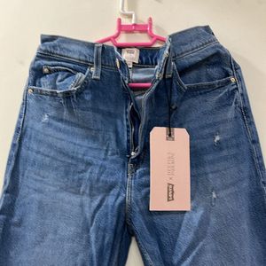 New With Tag Levi’s Flared Jeans