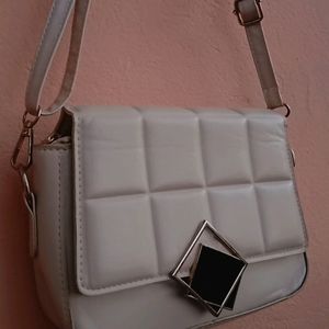 Pretty Nude Slingbag.Pics May Differ In Real.