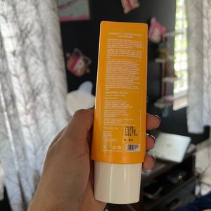 Dot & Key Vitamin C + E Super Bright Sunscreen