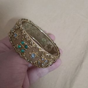 Beautiful One Hand Bangle