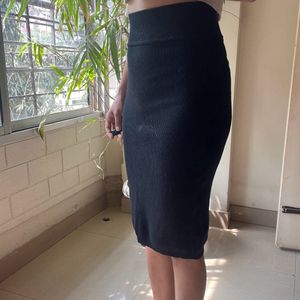 Forever 21 Black Midi Skirt