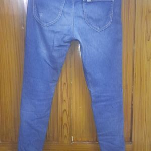 Lee Jeans_ women_ Size - 27 -28 Inches