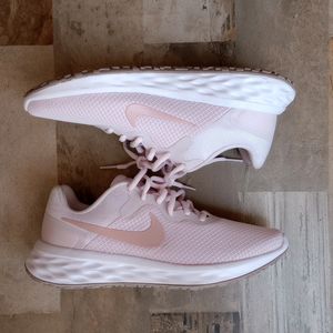 Nike Pink Sport Shoes