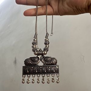 Beautiful Long Chain With Pendant And Earrings