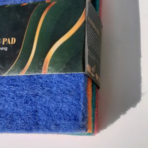 SCOURING PAD