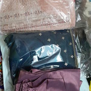 2 Sets Of Kurtas,Pants,Dupattas&1kurta And Pant