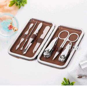 MANICURE KIT 7 IN 1