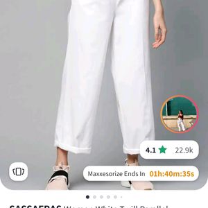 Mid-rise parallel white trouser!