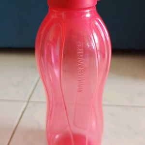 Combo Tupperware Waterand One Other Company Bottle