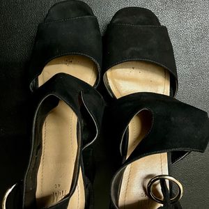 H&M BLACK VELVET WEDGED HEELS