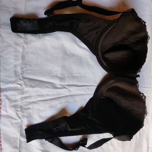 Body Flirt Innerwear