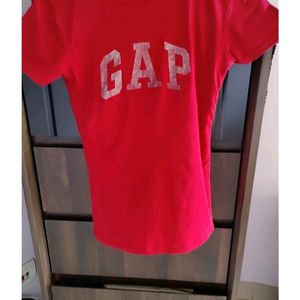 Gap Tshirt