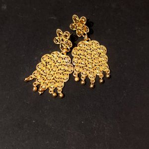 Gold filigree earrings imitation