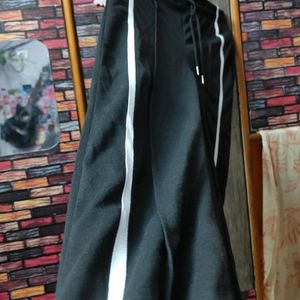 Urbanic Trackpants Size m