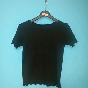 BLACK CROP TOP👕