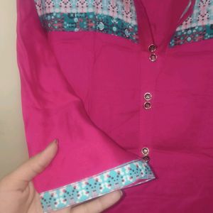 Majanta Kurta Women