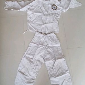 Karate Kit For Kids With All Guards And Gloves