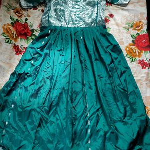 Dark Green Stritched Long Gown | Size 36