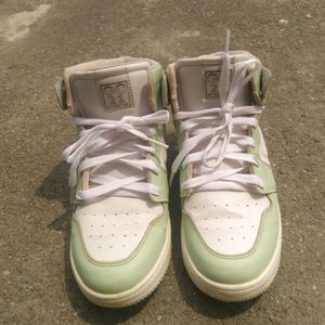 G0 20 Sneakers