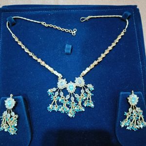 Elegant Blue, White and Golden Jewelry Set