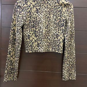 Zara Winter Top(xs) Bust 32”, Length 18”