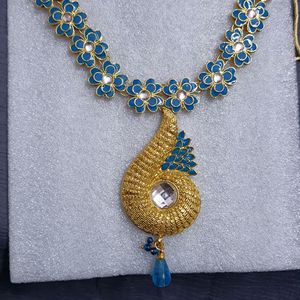 Price dropped!! Blue Necklace set