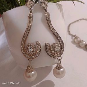 Artificial Pearl & Stone Necklace Set