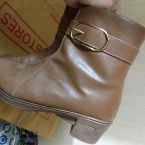 Women Mid Top Block Heel Boots with Zip