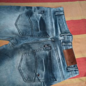 TOMMY HILFIGER JEANS