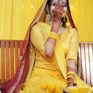 Light Weight Haldi Outfit
