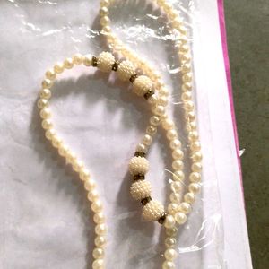 Pearls Neck peice