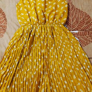 Bright Yellow Pleated Sundress by Max - Excellent