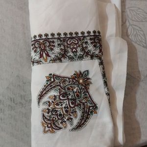 White Shawal, Scarf