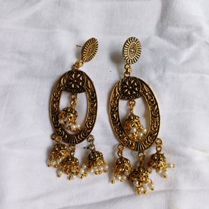 Golden Dangler Earring