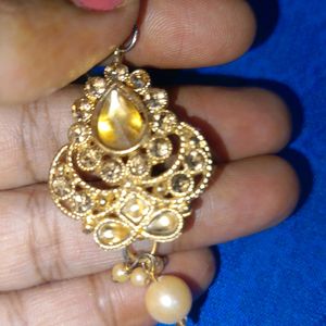 Golden Pearls Necklace Earring Manteca Feet