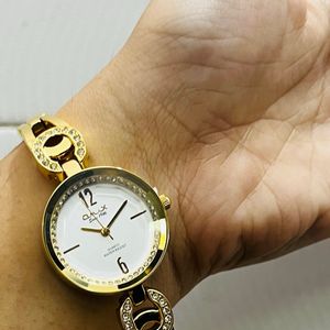 Golden Diamond Watch With Cell