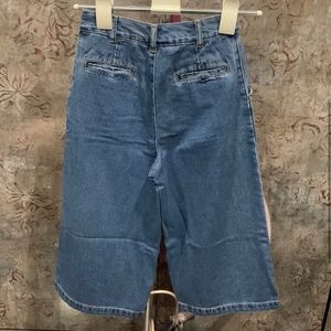 Forever 21 Wide Legged Cropped Denims