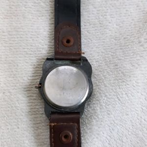 RED INDIAN ANTIQ WATCH RUNNING CONDITION