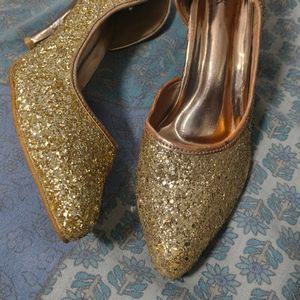 Beautiful 👠Gold Heels