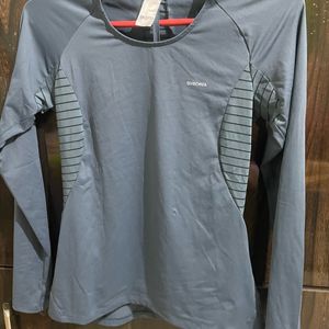 Active Wear Long Sleeves T-shirt