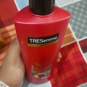 TRESemme Keratin & Smooth Shampoo BRAND NEW